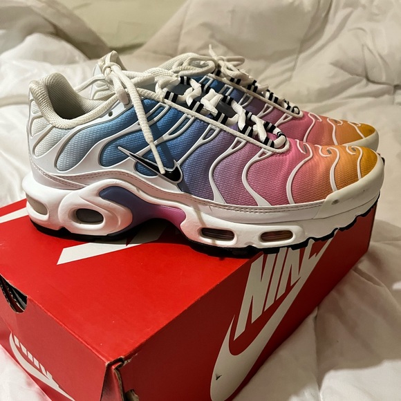 Nike Shoes - Nike sneakers